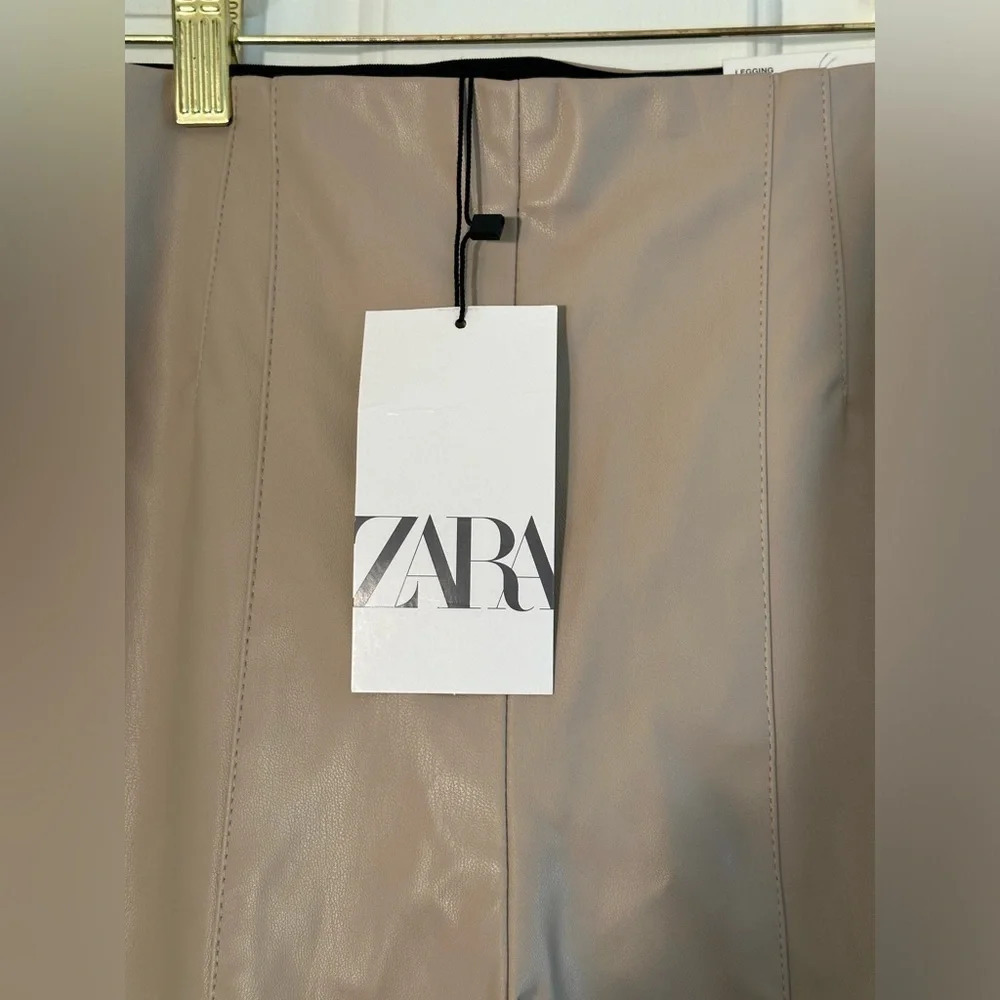 ZARA NWT Hi Rise Legging Faux Leather SMALL Side Zip Elastic Waist Pull On Camel - Picture 11 of 13